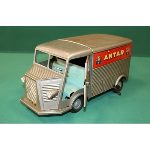 292 - JRD Citroen box van 