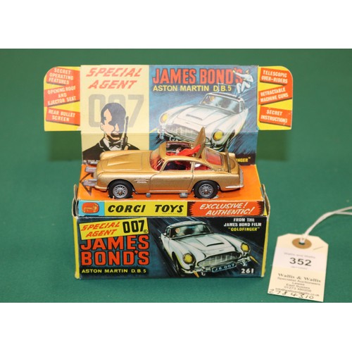 352 - Corgi Toys James Bond's Aston Martin D.B.5 'From The James Bond Film 'Goldfinger'' (261). In metalli... 