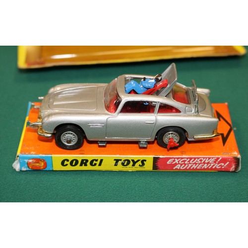 357 - Corgi Toys 'The New James Bond Aston Martin D.B.5' (270). The 2nd type in metallic silver with red i... 