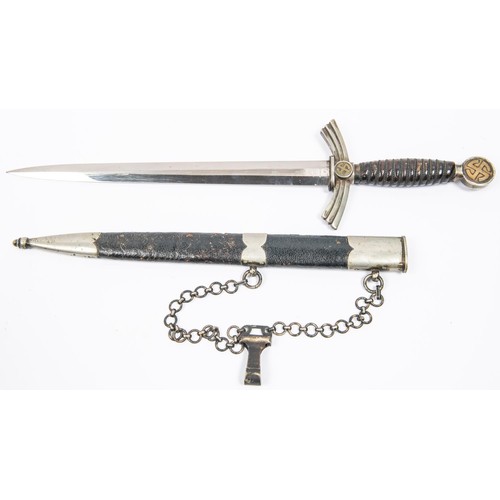 118 - A Third Reich 1st pattern Luftwaffe officer's dagger, by Puma, Solingen, the blade having small Waff... 