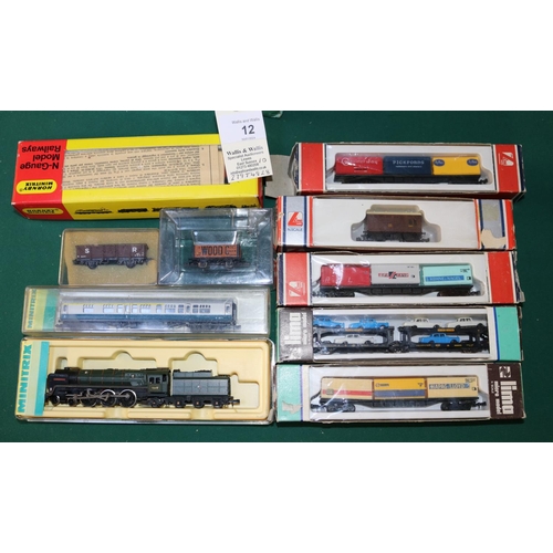 12 - A small quantity of N gauge model railway. A Minitrix BR Britannia Class, 'Robert Burns', RN 70006. ... 