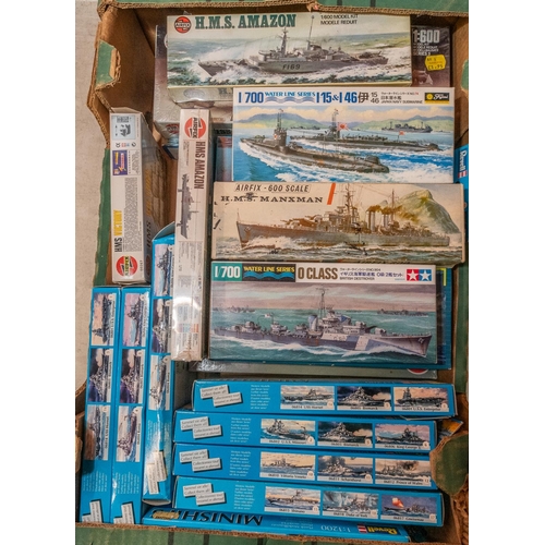 136 - 40+ model kits. Mainly battleships, boats, Haulage, busses etc. Includes Revell 1:83 pilgrim ship Ma... 