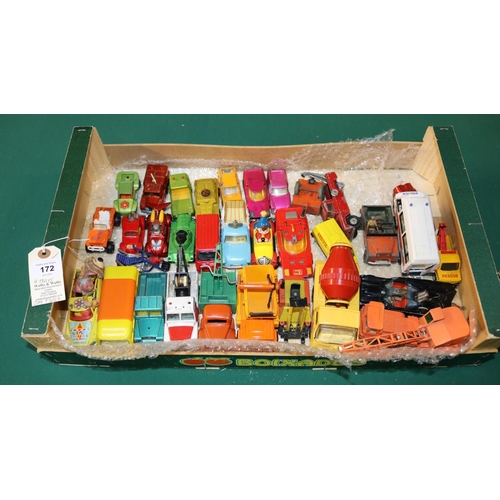 172 - Quantity of mixed various makes of die cast models. Dinky, Matchbox, Corgi, Spot on, Solido etc. Lot... 