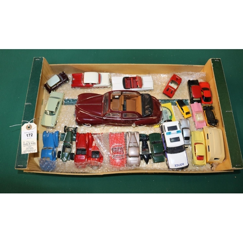 172 - Quantity of mixed various makes of die cast models. Dinky, Matchbox, Corgi, Spot on, Solido etc. Lot... 