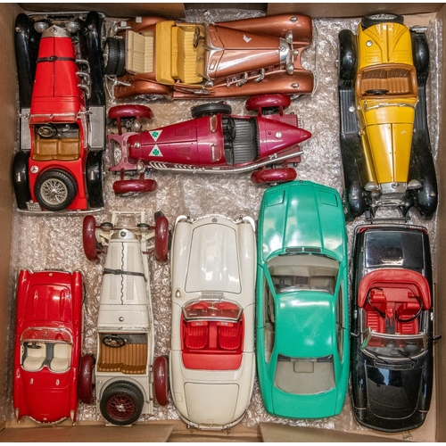 194 - 14 1:18/1:24 scale die-cast models by Bburago etc. Alfa Romeo Spyder (1932), Mercedes Benz 500 K Roa... 