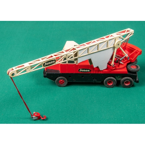 224 - A scarce Spot-on  1:42 Scale No.117 Jones crane KL10/10. boxed with inner packing, some minor wear b... 