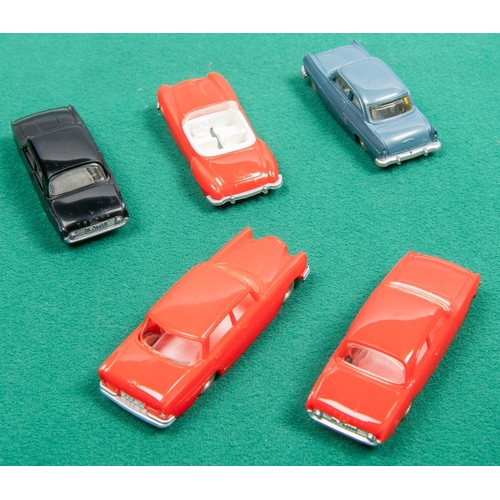 238 - 5 Scarce Lego HO scale cars, dating from the 1960s. Ford Taunus (red), Mercedes 220s (red), Taunus d... 