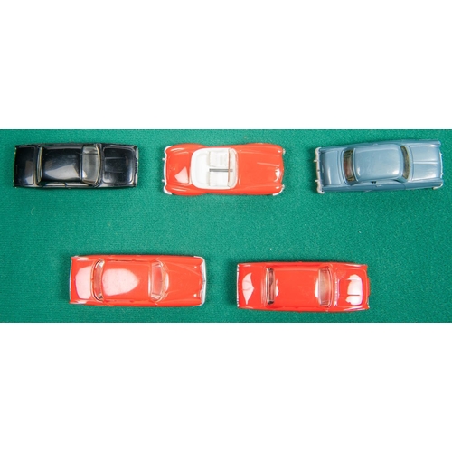 238 - 5 Scarce Lego HO scale cars, dating from the 1960s. Ford Taunus (red), Mercedes 220s (red), Taunus d... 