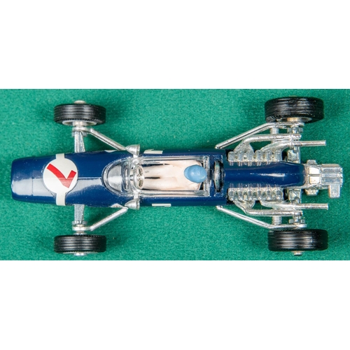 306 - 2 Corgi Toys. Cooper Maserati F/1 (156). In dark blue, RN7. Plus a  Ferrari Formula 1 Grand Prix Rac... 