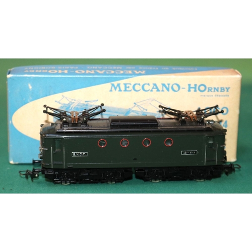 40 - A French MECCANO-HOrnby electric Locomotive 6386. An SNCF Bo-Bo electric, RN BB8144 with twin pantog... 