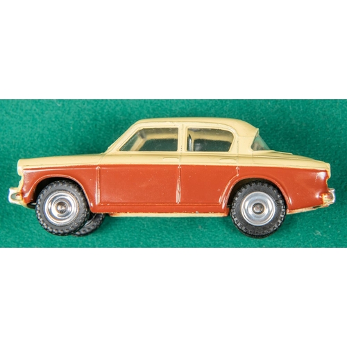 441 - Dinky Toys Singer Gazelle (168). In cream and dark brown with spun wheels. Boxed, complete with all ... 