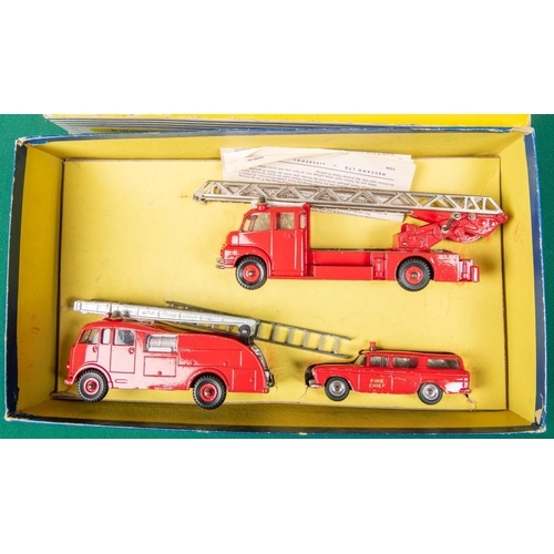 446 - Dinky toys gift set 957, Fire Service Set. Contains turntable fire escape, Commer fire engine and a ... 