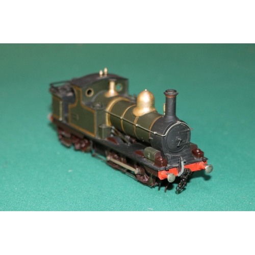 53 - A fine quality brass OO gauge 2-rail electric GWR Dean 0-4-4 tank locomotive, RN 34. In lined Brunsw... 