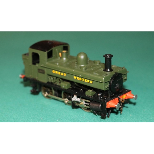 56 - A fine quality brass OO gauge 2-rail electric Great Western 0-6-0 Pannier Tank locomotive. RN 1367. ... 