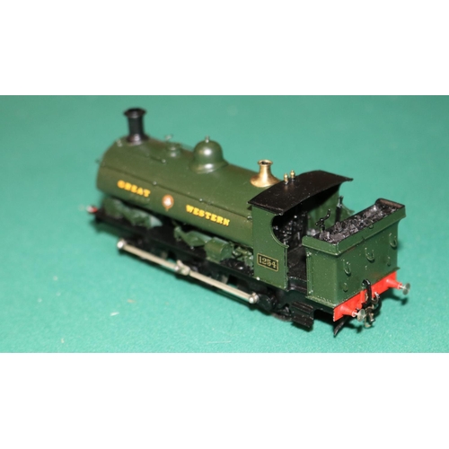 57 - A fine quality brass OO gauge 2-rail electric Great Western outside frame 0-6-0 tank locomotive. RN ... 