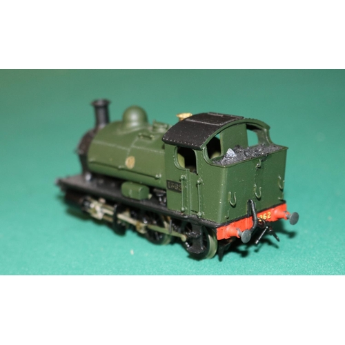 59 - A fine quality white metal/brass OO gauge 2-rail electric G.W.R. outside cylinder 0-6-0 Saddle Tank ... 