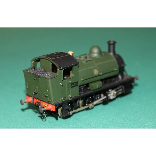 59 - A fine quality white metal/brass OO gauge 2-rail electric G.W.R. outside cylinder 0-6-0 Saddle Tank ... 