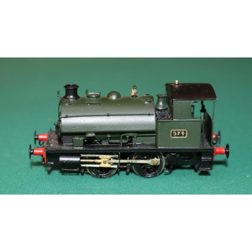 62 - A fine quality brass OO gauge 2-rail electric Great Western outside cylinder 0-6-0 Saddle Tank locom... 