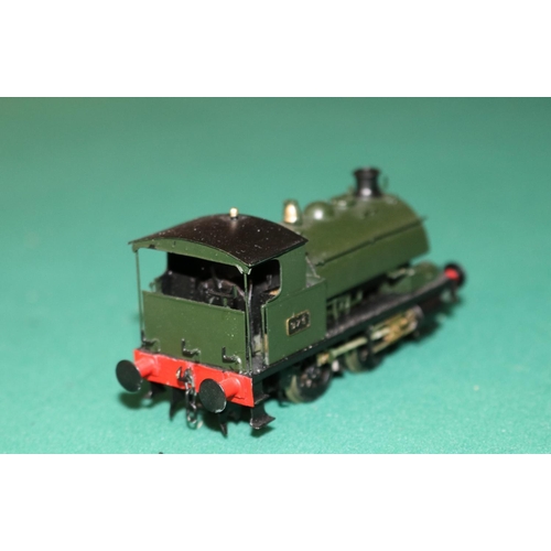 62 - A fine quality brass OO gauge 2-rail electric Great Western outside cylinder 0-6-0 Saddle Tank locom... 