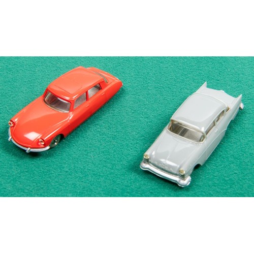 241 - 5 Scarce Lego HO scale cars, dating from the 1960s. No.603 Citroen DS19 (red), and 4x No.662 Opel Re... 