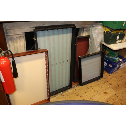 237 - 5 contemporary glazed display cabinets for 1:43 scale toys and models. The measurements are:- 55cm x... 