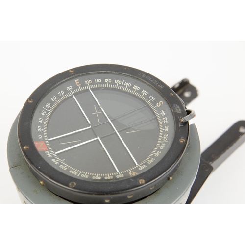 140 - A WWII Type P11 Naval compass, with mounting bracket. GC £30-40