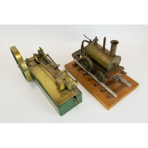 191 - A horizontal single cylinder steam engine. Of mostly brass construction, fitted with a 13.5cm flywhe... 