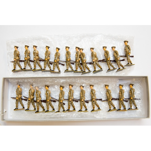 239 - A quantity of very nicely restored and detailed Britains WW1 Infantry, in field service uniforms and... 