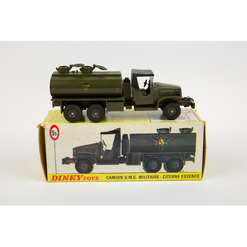 265 - French Dinky Toy Camion G.M.C. Militaire Citerne Essence (823). In French military olive green with ... 