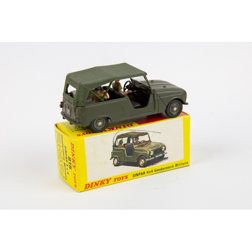 268 - French Dinky Sinpar 4x4 Gendarmerie Militaire (815). In olive green, complete with both figures and ... 