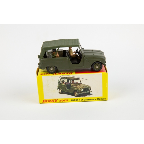 268 - French Dinky Sinpar 4x4 Gendarmerie Militaire (815). In olive green, complete with both figures and ... 