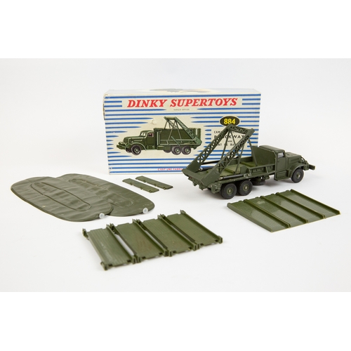 269 - French Dinky Supertoys Camion Militaire BROCKWAY Avec Pont de Bateaux. In olive green, with 10 eleme... 