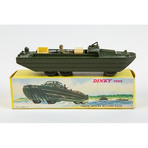 271 - French Dinky Camion Amphibie Militaire DUKW (825). In olive green complete with military figure, 2 c... 