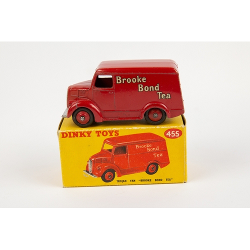 338 - 2 Dinky Toys. Dodge Rear Tipping Wagon (414). An example with orange cab and chassis, with mid green... 