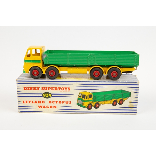 344 - 2 Dinky Toys. A Leyland Octopus Wagon (934). Yellow cab and chassis, green around radiator, green bo... 