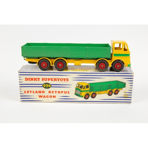 344 - 2 Dinky Toys. A Leyland Octopus Wagon (934). Yellow cab and chassis, green around radiator, green bo... 