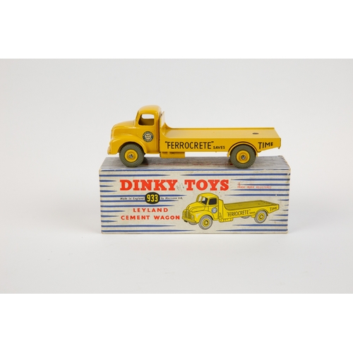 371 - Dinky Toys Leyland Cement Wagon (933). In yellow Portland Cement livery with grey rubber tyres. Boxe... 