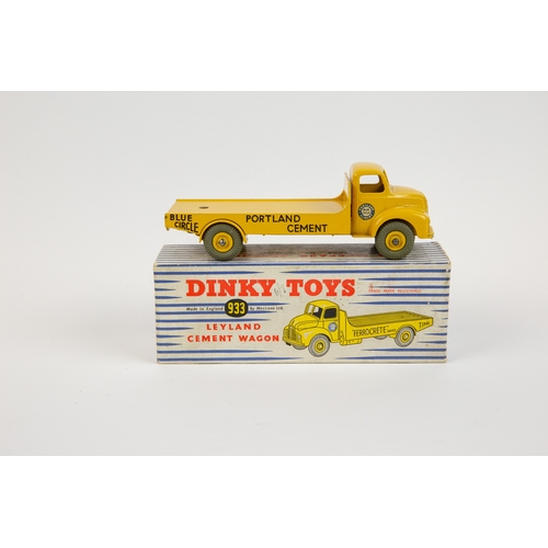 371 - Dinky Toys Leyland Cement Wagon (933). In yellow Portland Cement livery with grey rubber tyres. Boxe... 