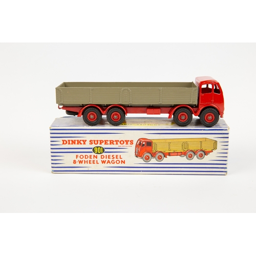 380 - A Dinky Supertoys Foden Diesel 8-Wheel Wagon (901).  A second type FG example with red cab, chassis ... 