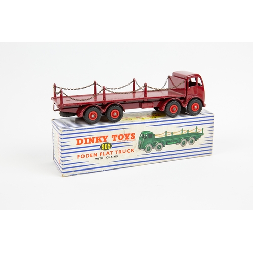 385 - Dinky Supertoys Foden Flat Truck with chains (905). An FG example, cab, chassis and body in maroon w... 