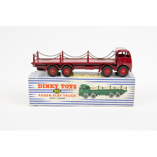 385 - Dinky Supertoys Foden Flat Truck with chains (905). An FG example, cab, chassis and body in maroon w... 