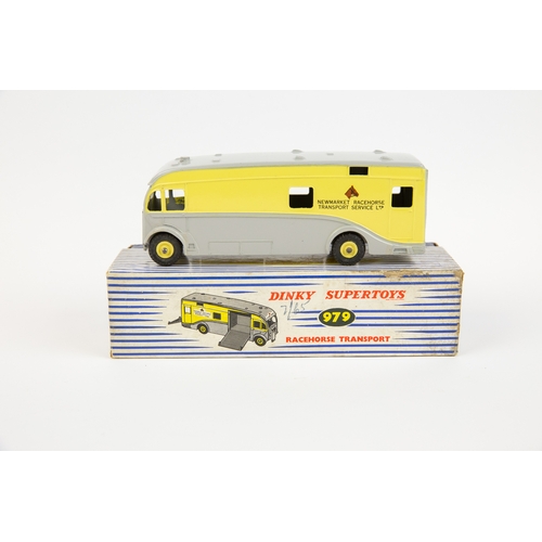 391 - Dinky Supertoys Racehorse Transport (979). In yellow and grey livery with Newmarket Racehorse Transp... 