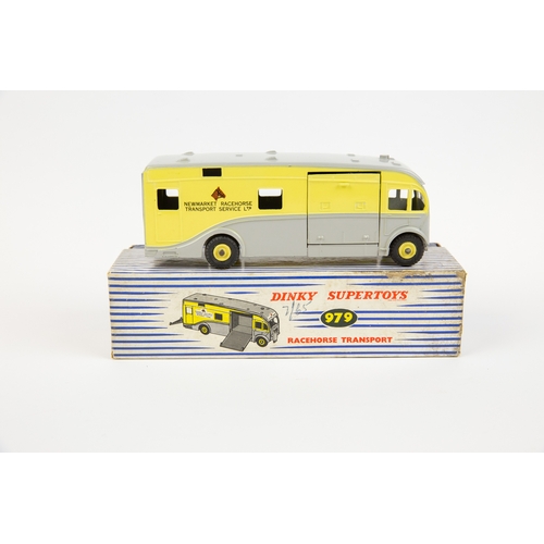 391 - Dinky Supertoys Racehorse Transport (979). In yellow and grey livery with Newmarket Racehorse Transp... 