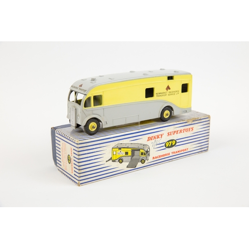 391 - Dinky Supertoys Racehorse Transport (979). In yellow and grey livery with Newmarket Racehorse Transp... 