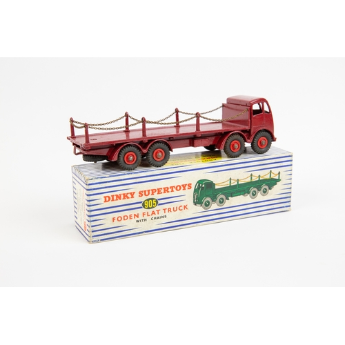 401 - Dinky Supertoys Foden Flat Truck with chains (905). An FG example, cab, chassis and body in maroon w... 