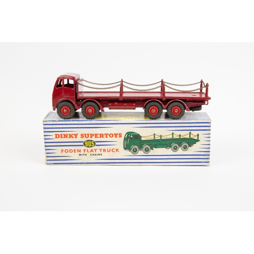 401 - Dinky Supertoys Foden Flat Truck with chains (905). An FG example, cab, chassis and body in maroon w... 