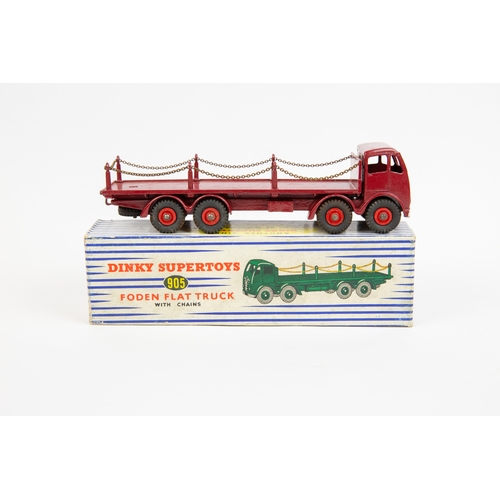 401 - Dinky Supertoys Foden Flat Truck with chains (905). An FG example, cab, chassis and body in maroon w... 