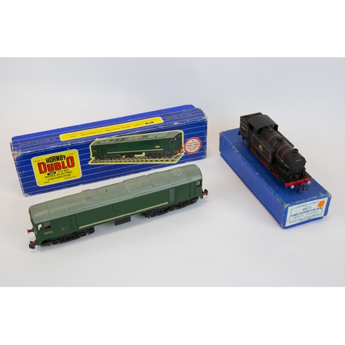 60 - 2 Hornby Dublo 3-rail locomotives. A Class N2 0-6-2 tank locomotive, 69567 (EDL17). An example with ... 