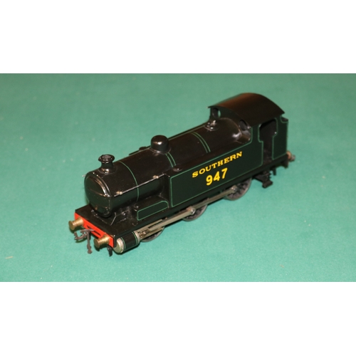 84 - A Bassett-Lowke  12V 0-6-0 tank locomotive. A 3-rail electric example finished in Southern Railway g... 