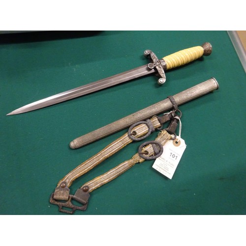 101 - A Third Reich Army officer's dagger, by Alcoso, Solingen, with grey metal mounts, in its scabbard wi... 